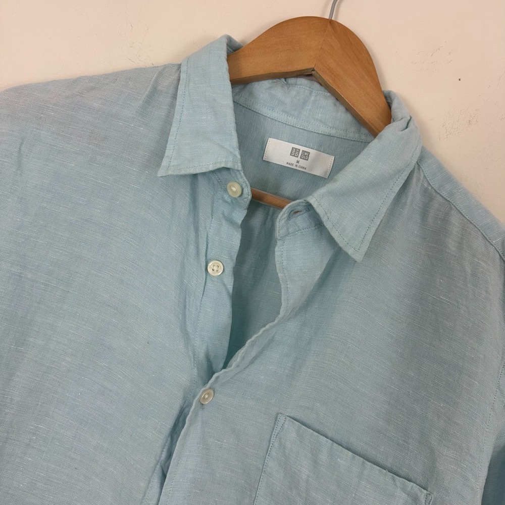 Uniqlo 100% Linen Shirt Light Blue Long Sleeve Pockets Button Up Casual Mens M